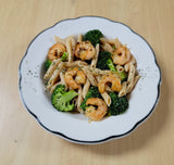Shrimp and Broccoli in Pasta with Garlic and Oil